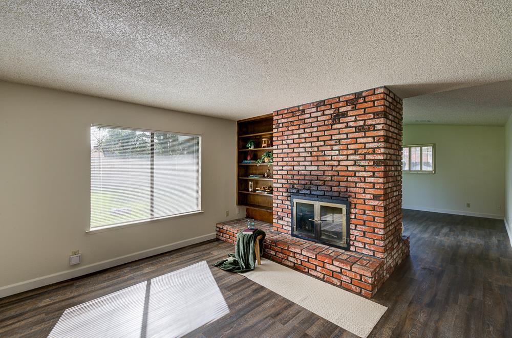 131 N Terry Ave, Clovis, CA 93612