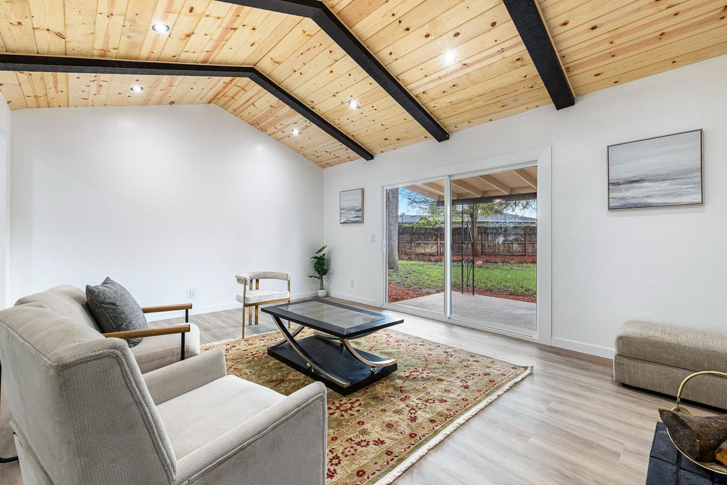 1622 Dennis Ave, Clovis, CA 93611