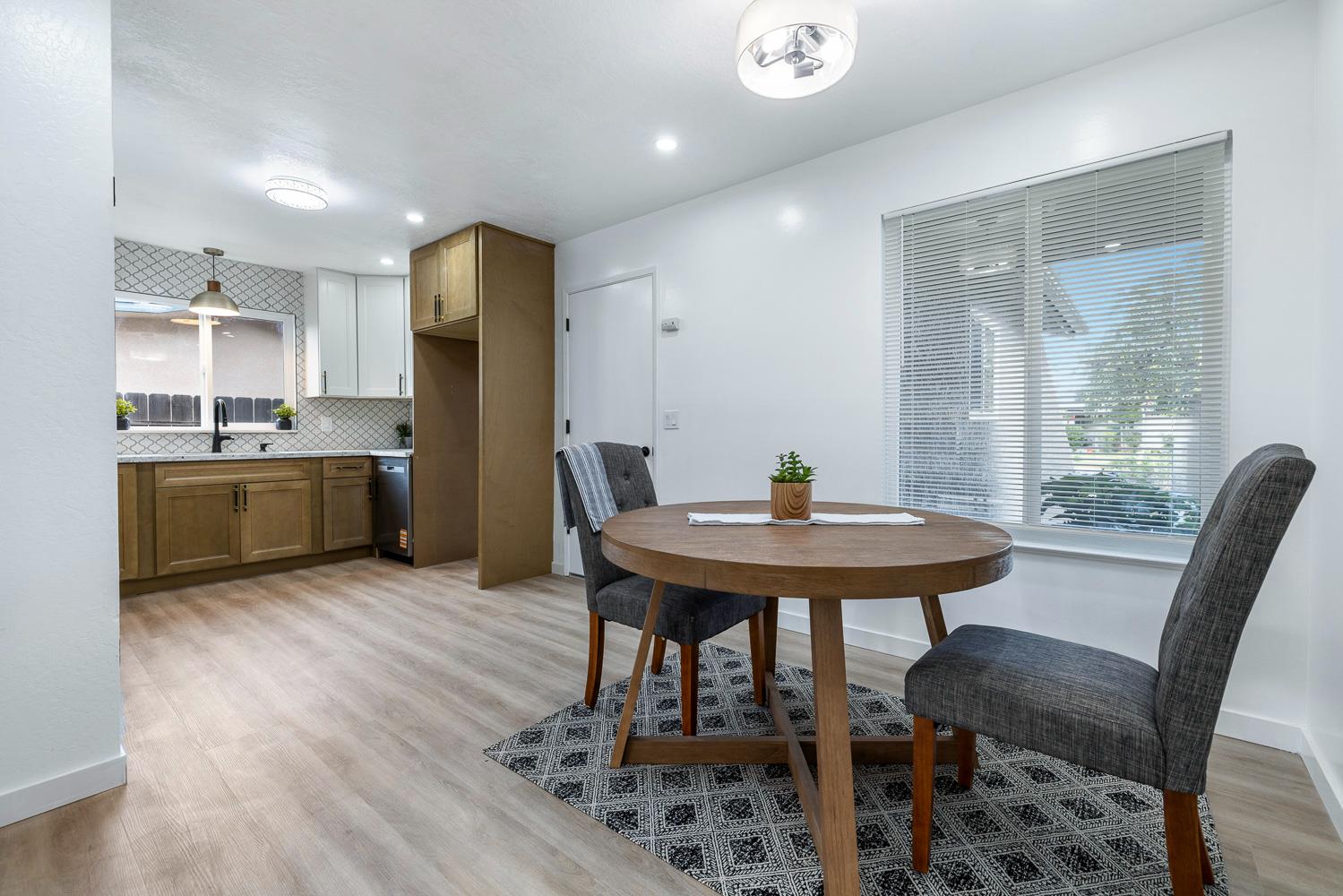 1622 Dennis Ave, Clovis, CA 93611