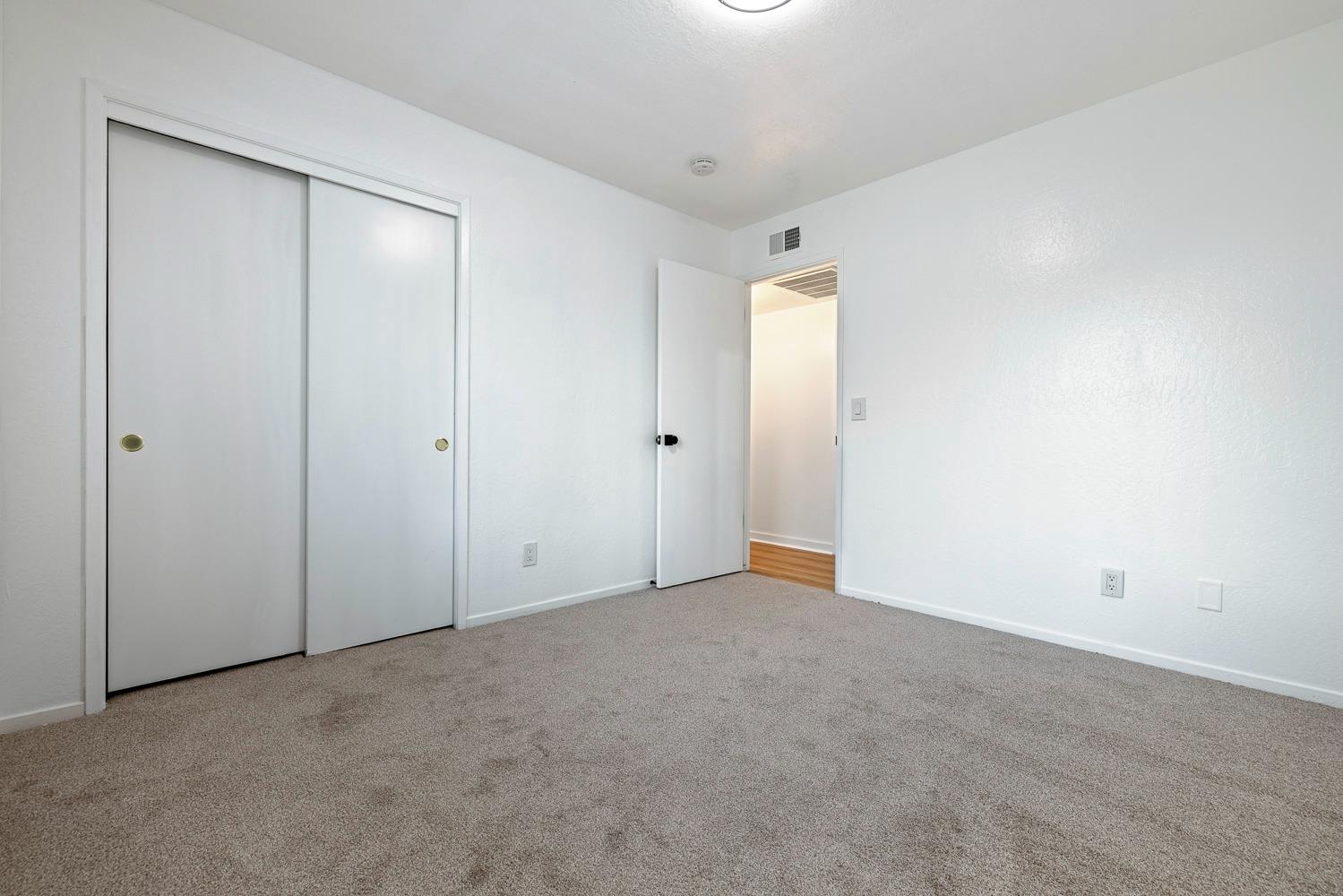 1622 Dennis Ave, Clovis, CA 93611