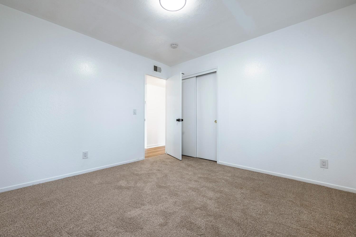 1622 Dennis Ave, Clovis, CA 93611