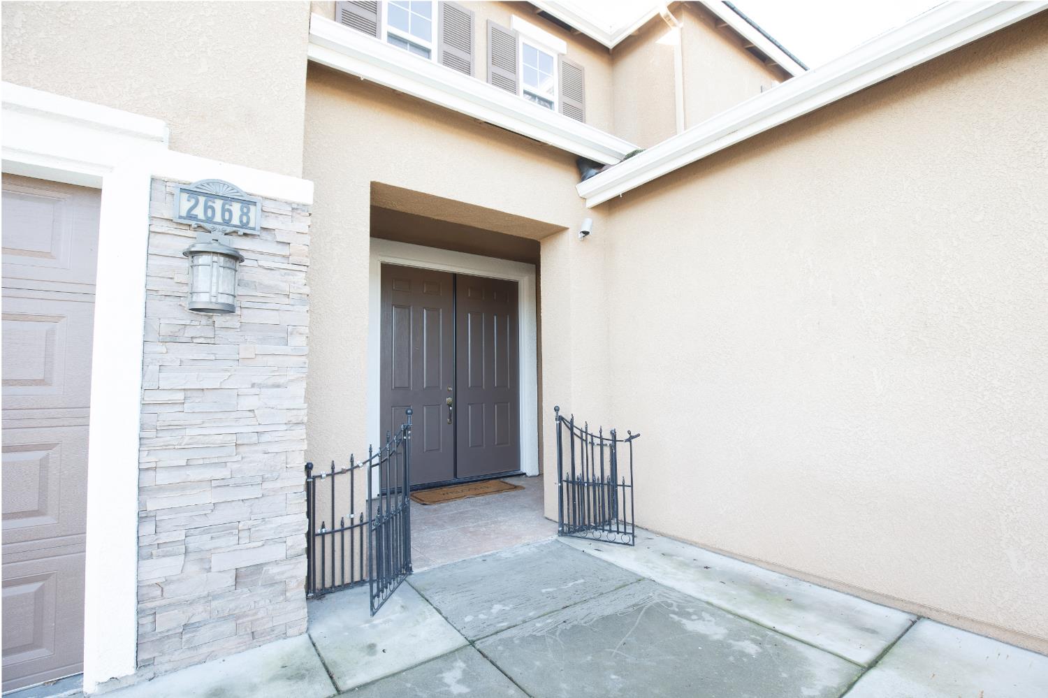 2668 Scott Ave, Clovis, CA 93611