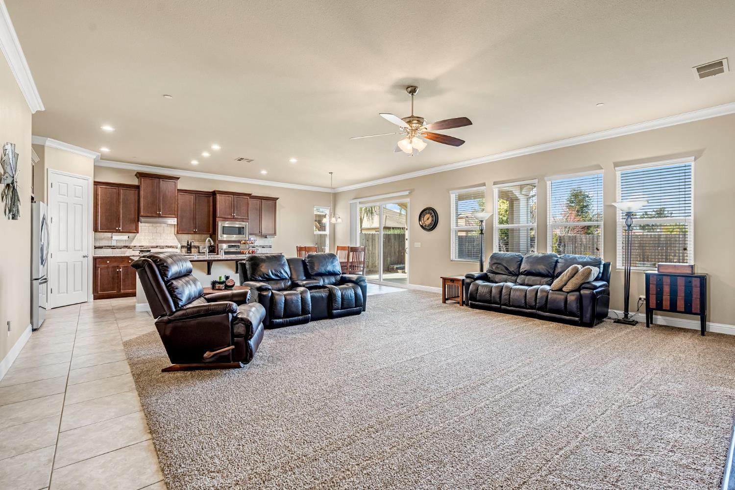 3255 Roberts Ave, Clovis, CA 93619