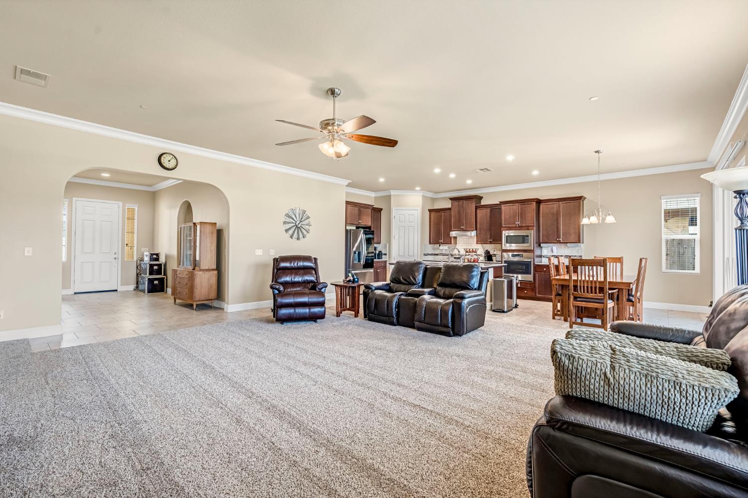 3255 Roberts Ave, Clovis, CA 93619