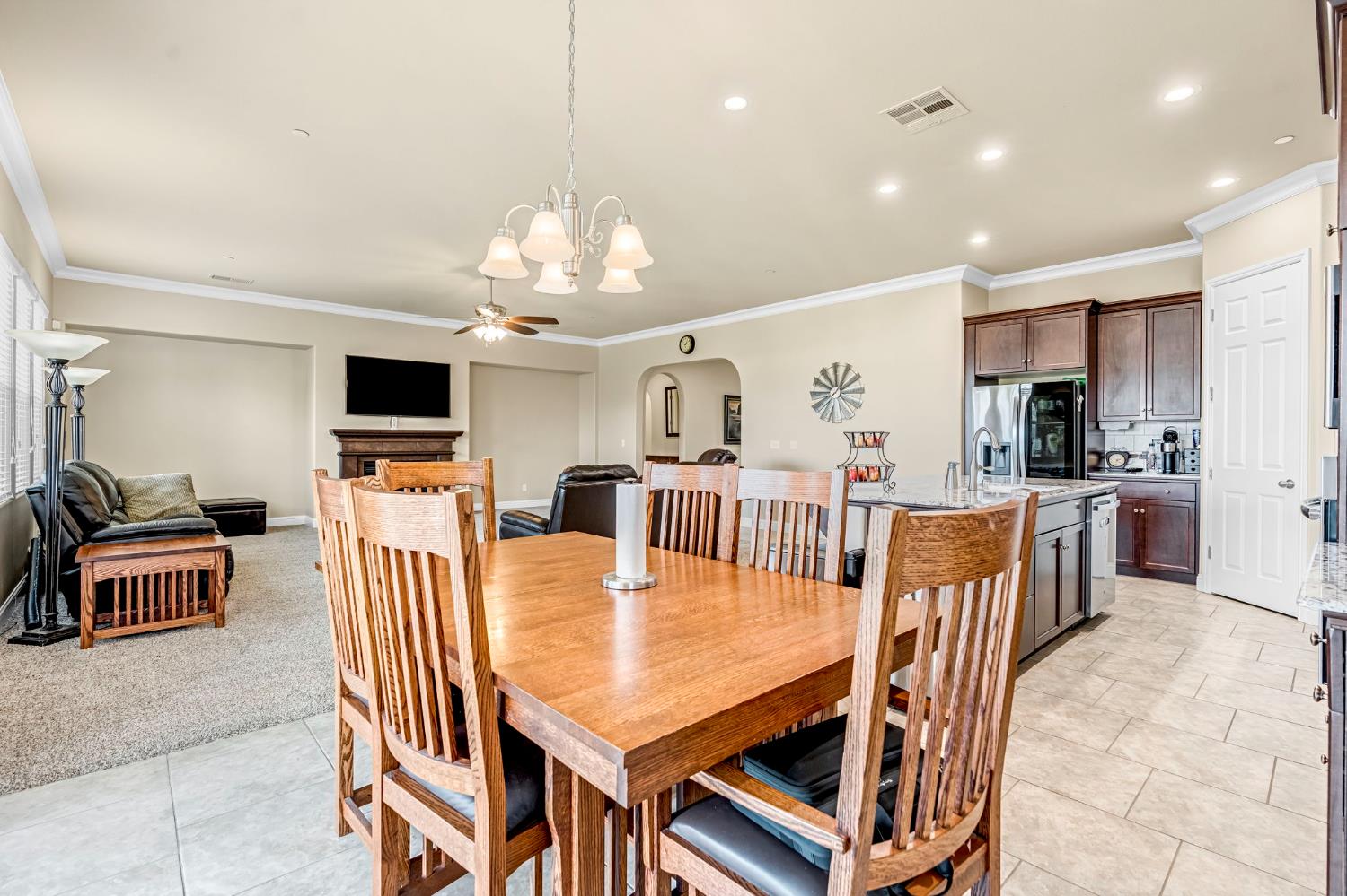 3255 Roberts Ave, Clovis, CA 93619