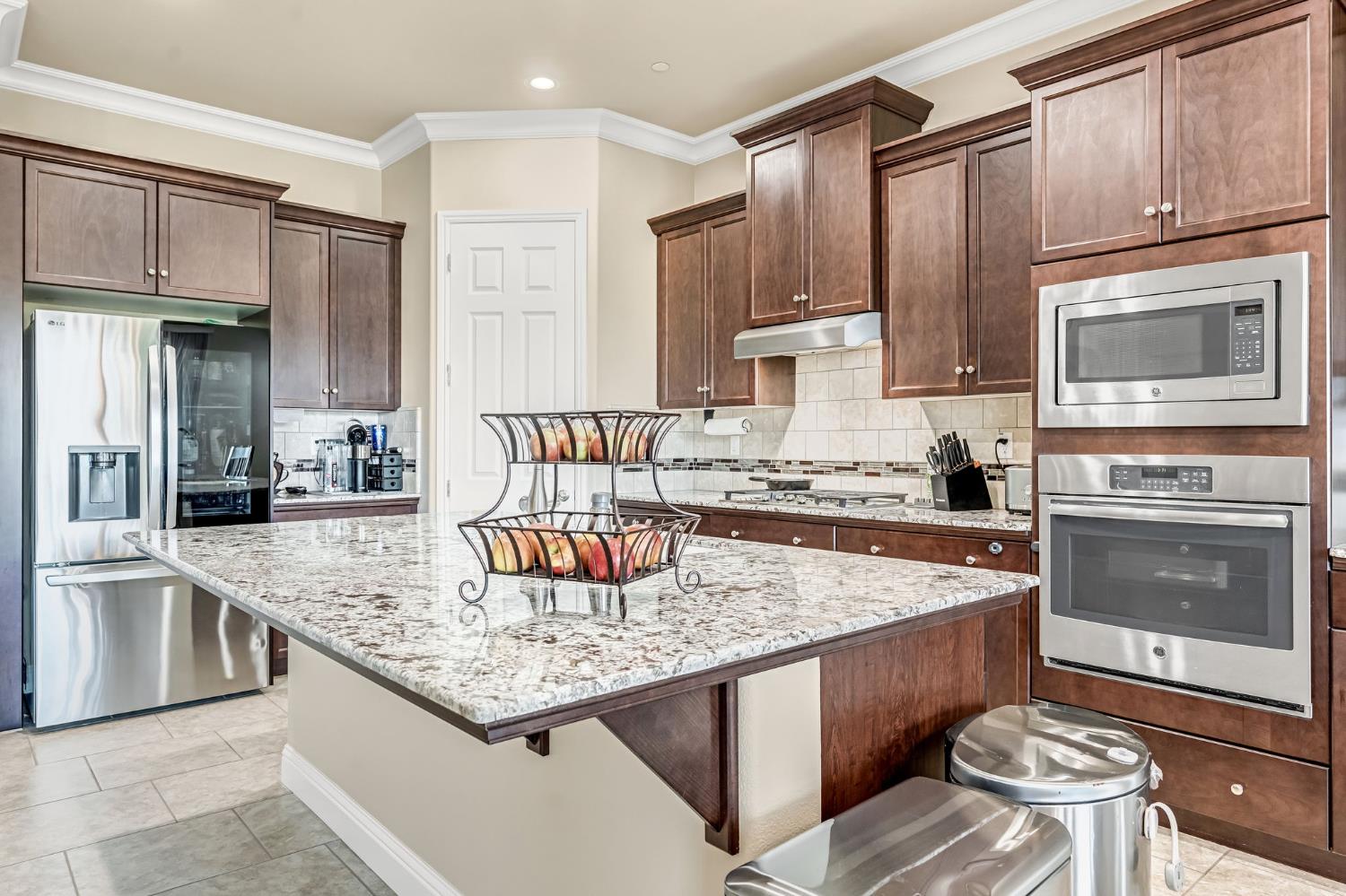 3255 Roberts Ave, Clovis, CA 93619