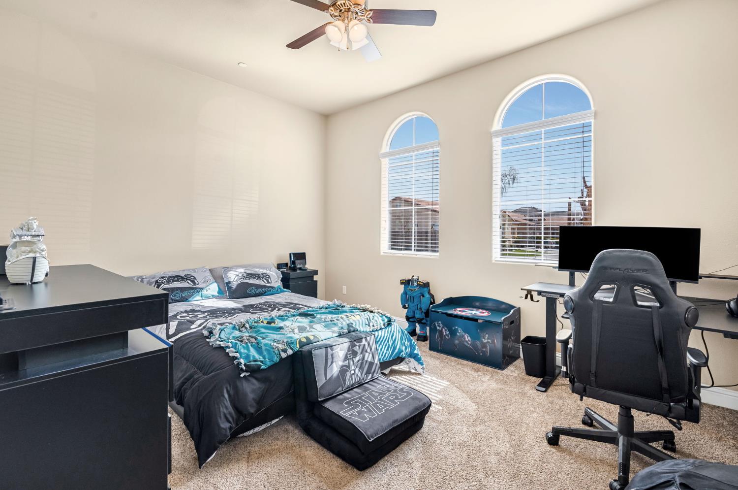 3255 Roberts Ave, Clovis, CA 93619