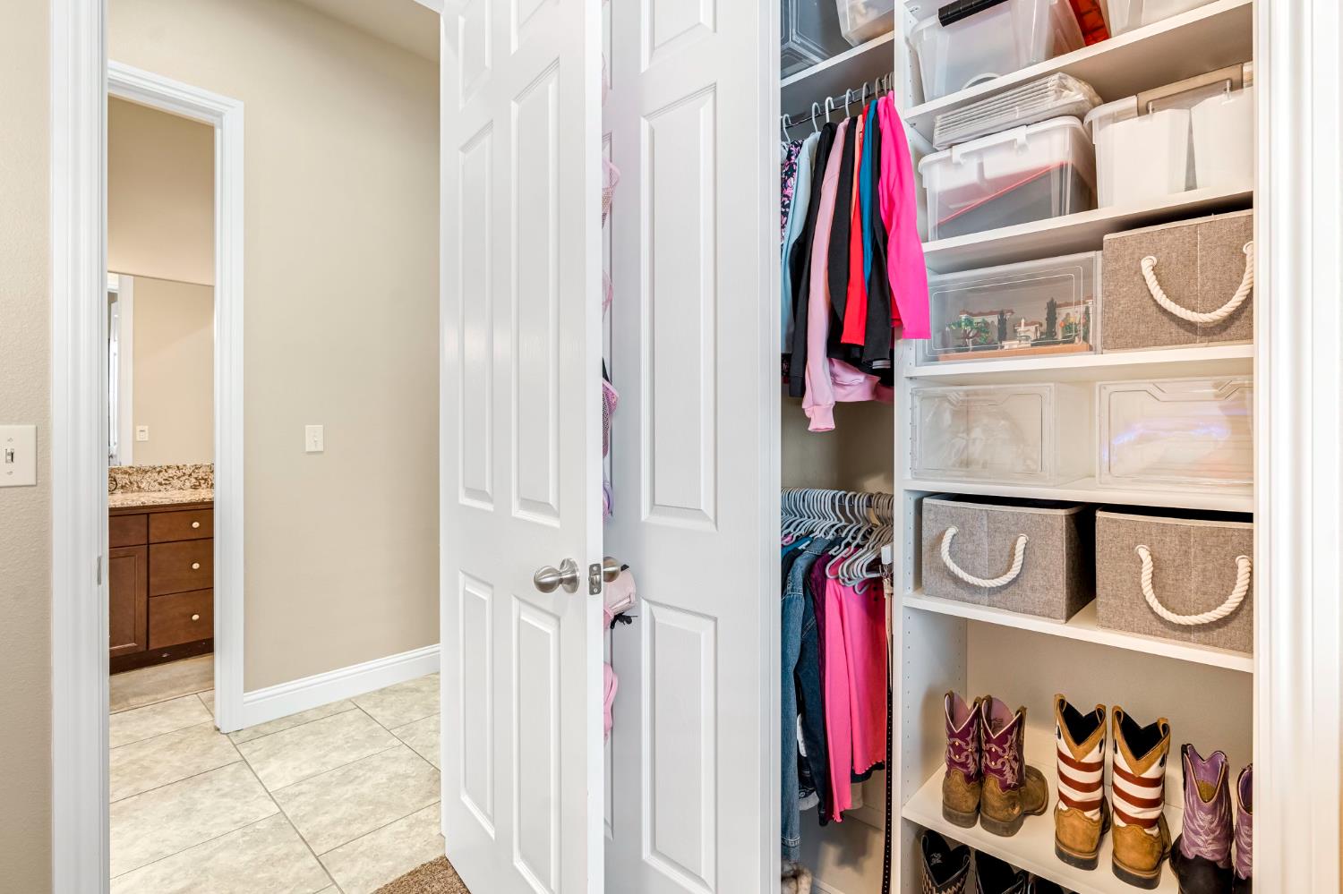 3255 Roberts Ave, Clovis, CA 93619