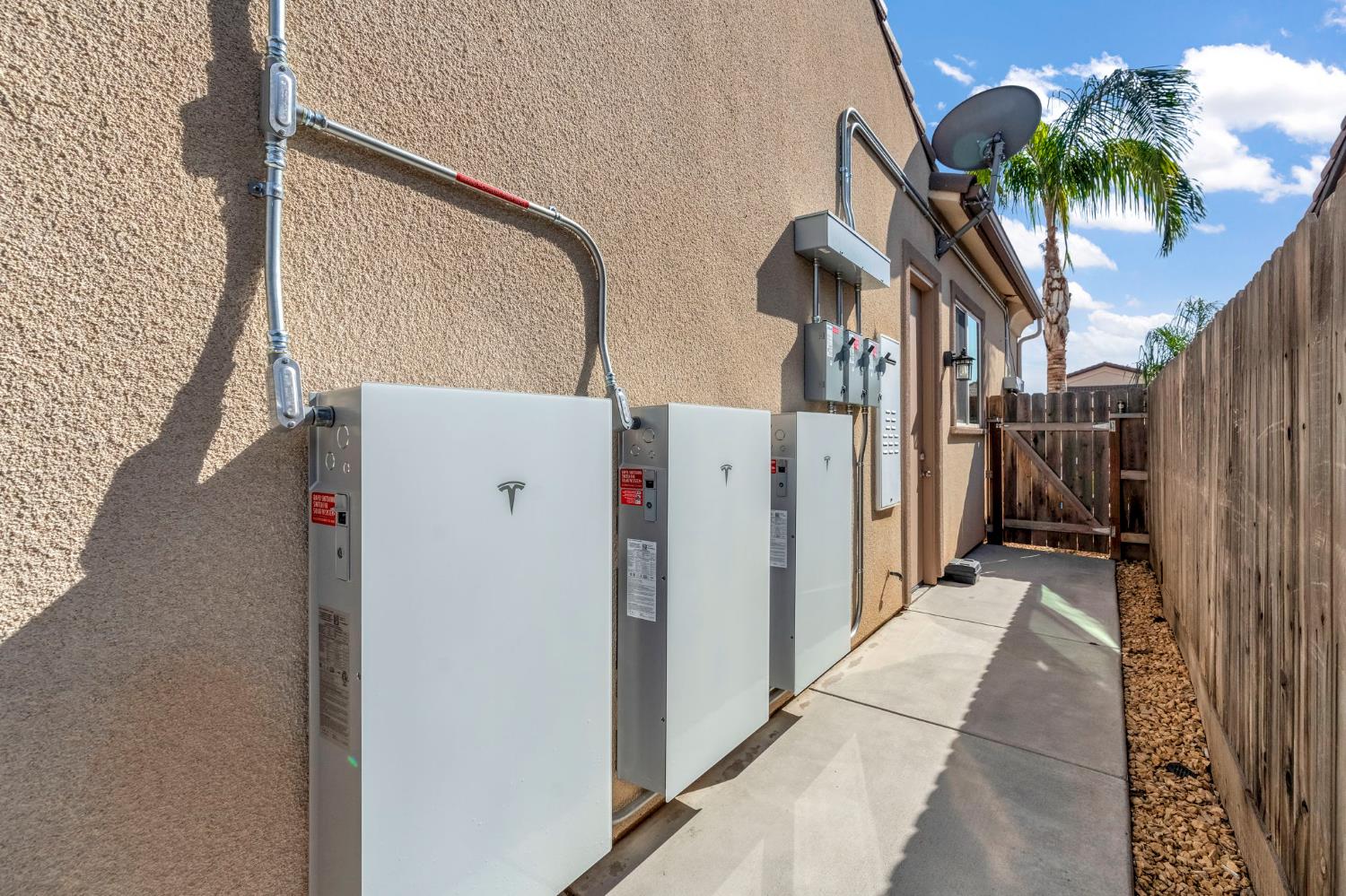 3255 Roberts Ave, Clovis, CA 93619