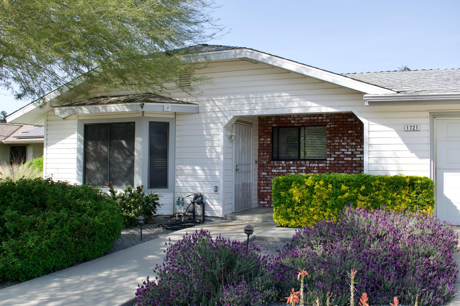 1721 Holland Ave, Clovis, CA 93611