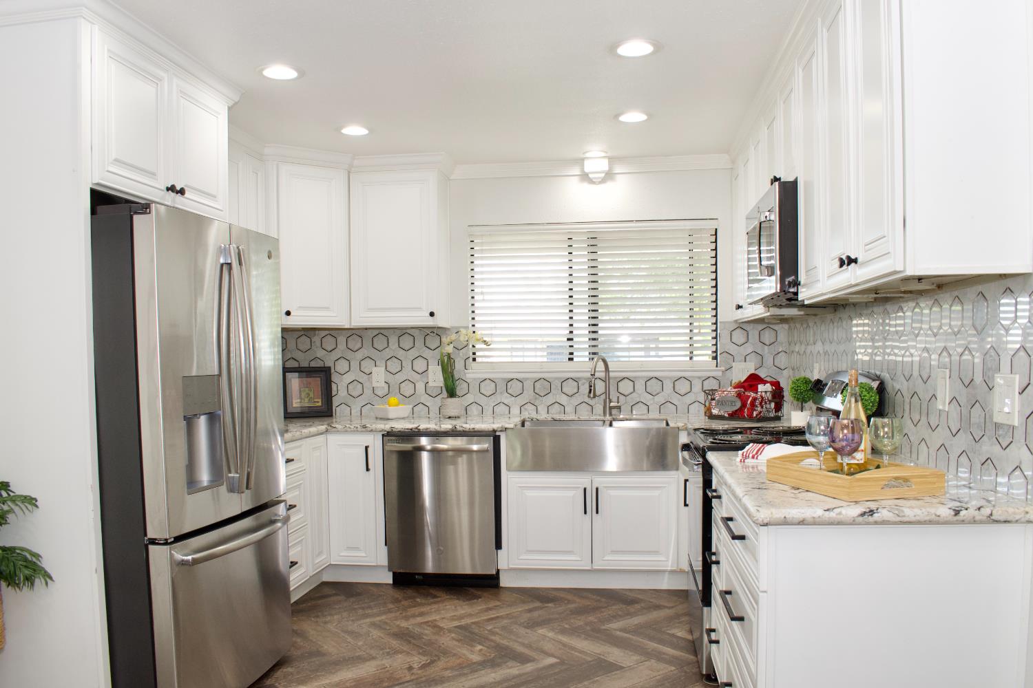 1721 Holland Ave, Clovis, CA 93611