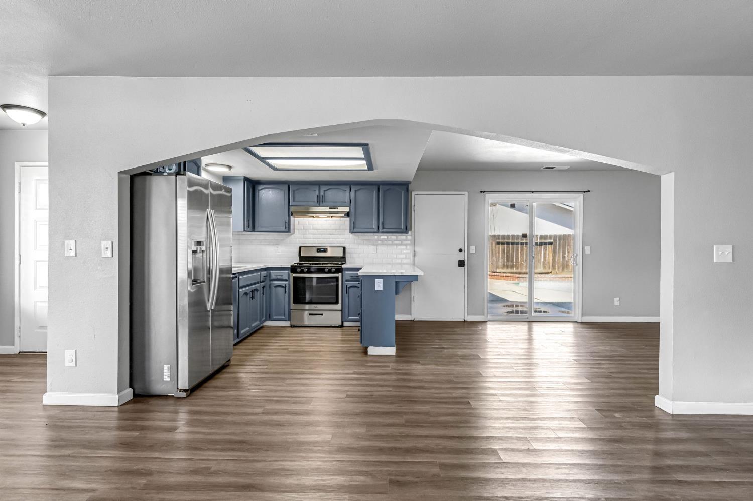 3099 Ezie Ave, Clovis, CA 93611