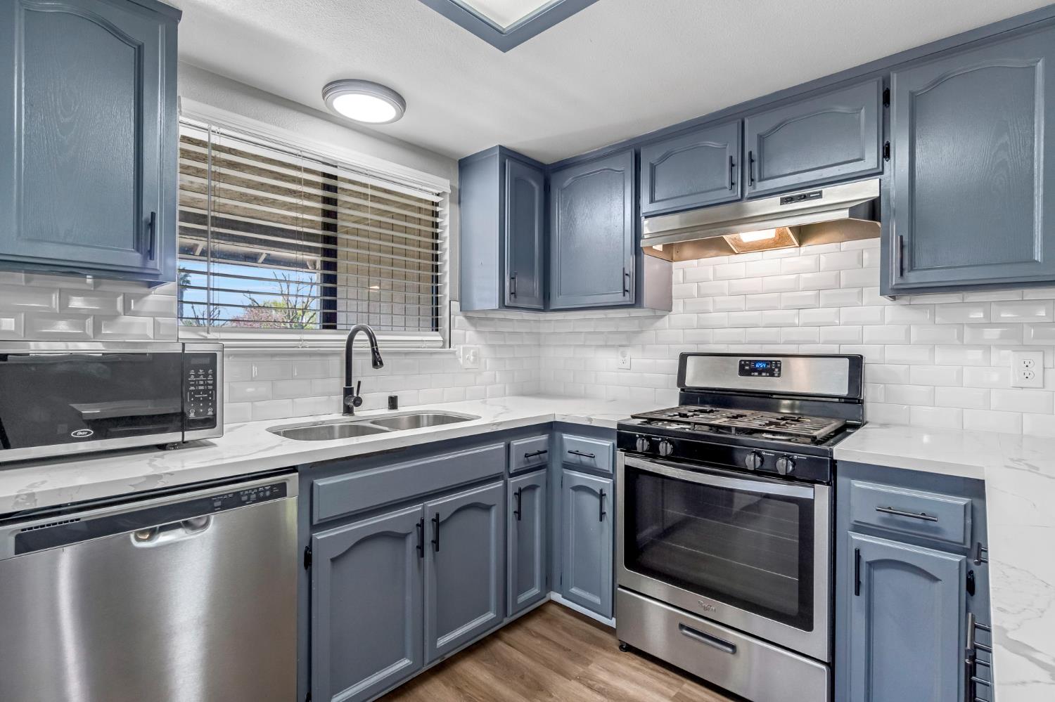 3099 Ezie Ave, Clovis, CA 93611