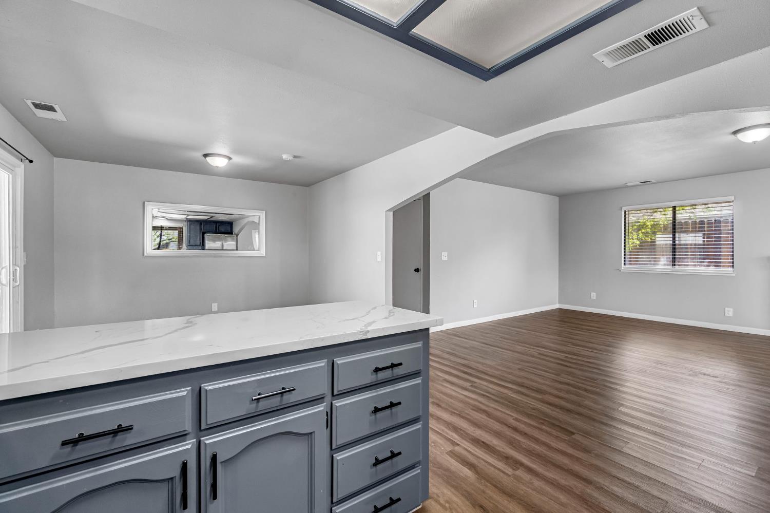 3099 Ezie Ave, Clovis, CA 93611