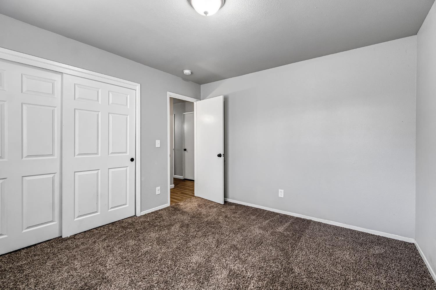 3099 Ezie Ave, Clovis, CA 93611