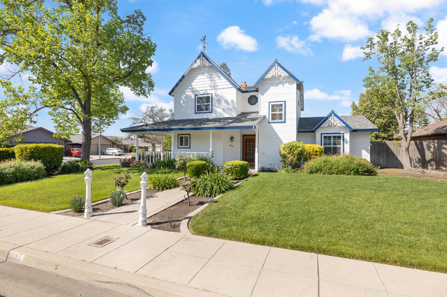 3074 Burgan Ave, Clovis, CA 93611