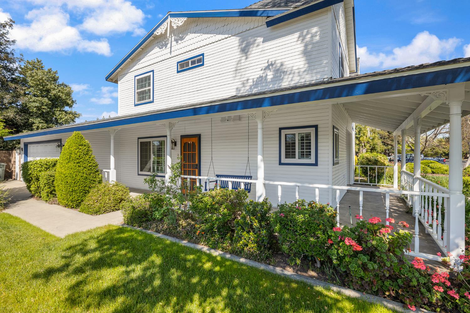 3074 Burgan Ave, Clovis, CA 93611