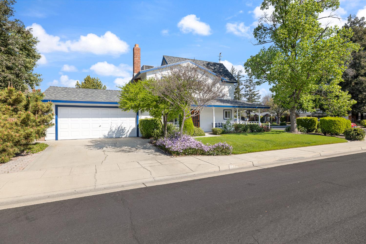 3074 Burgan Ave, Clovis, CA 93611