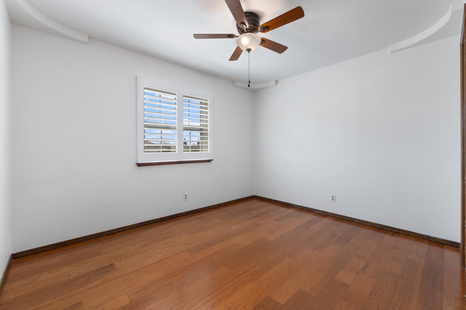 3074 Burgan Ave, Clovis, CA 93611