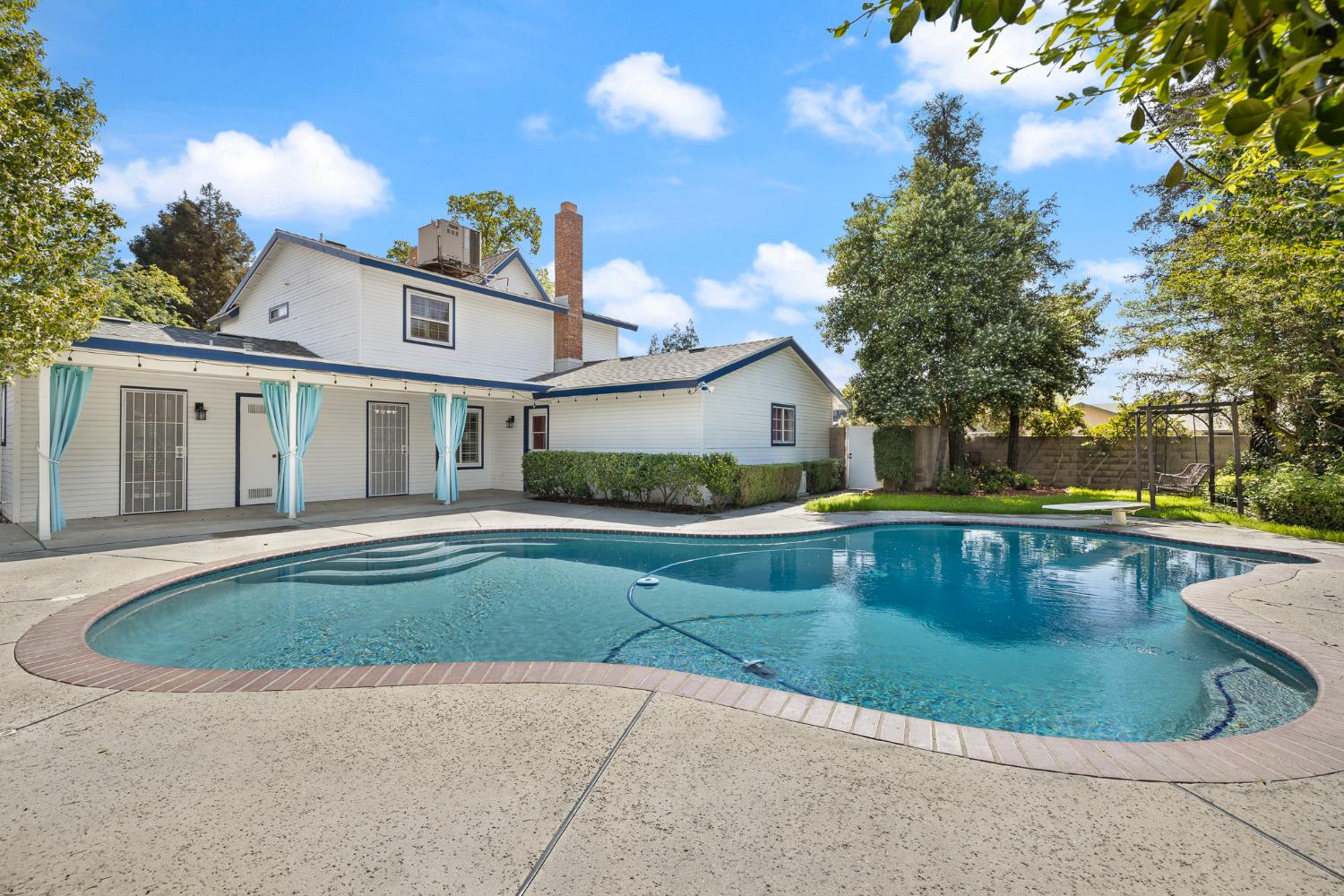 3074 Burgan Ave, Clovis, CA 93611