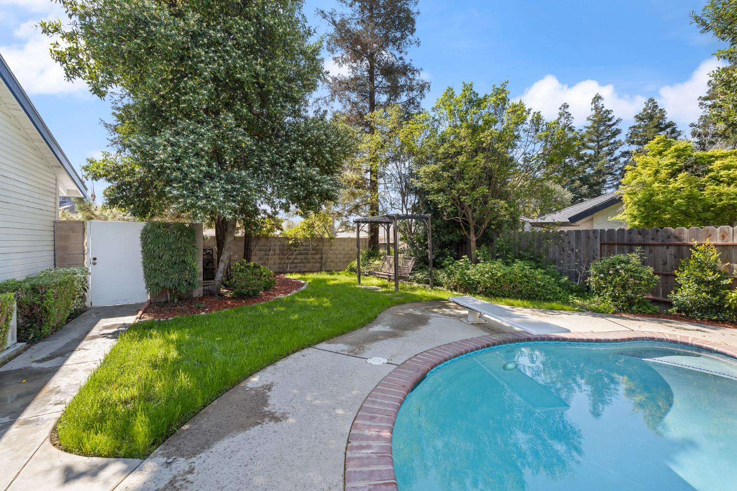 3074 Burgan Ave, Clovis, CA 93611