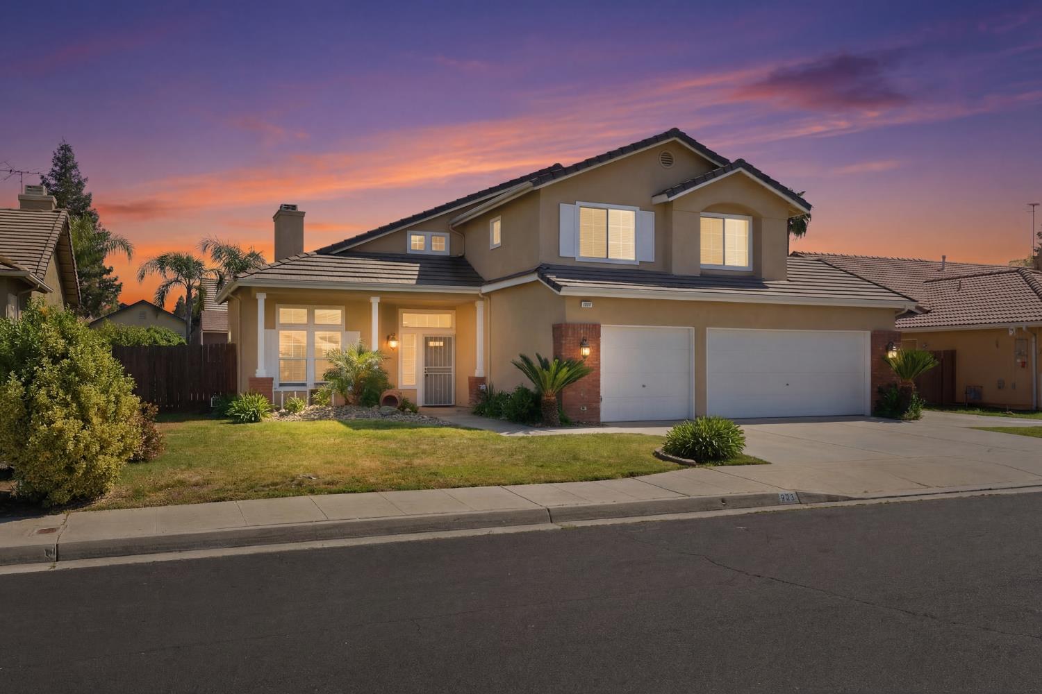 865 McKelvy Ave, Clovis, CA 93611