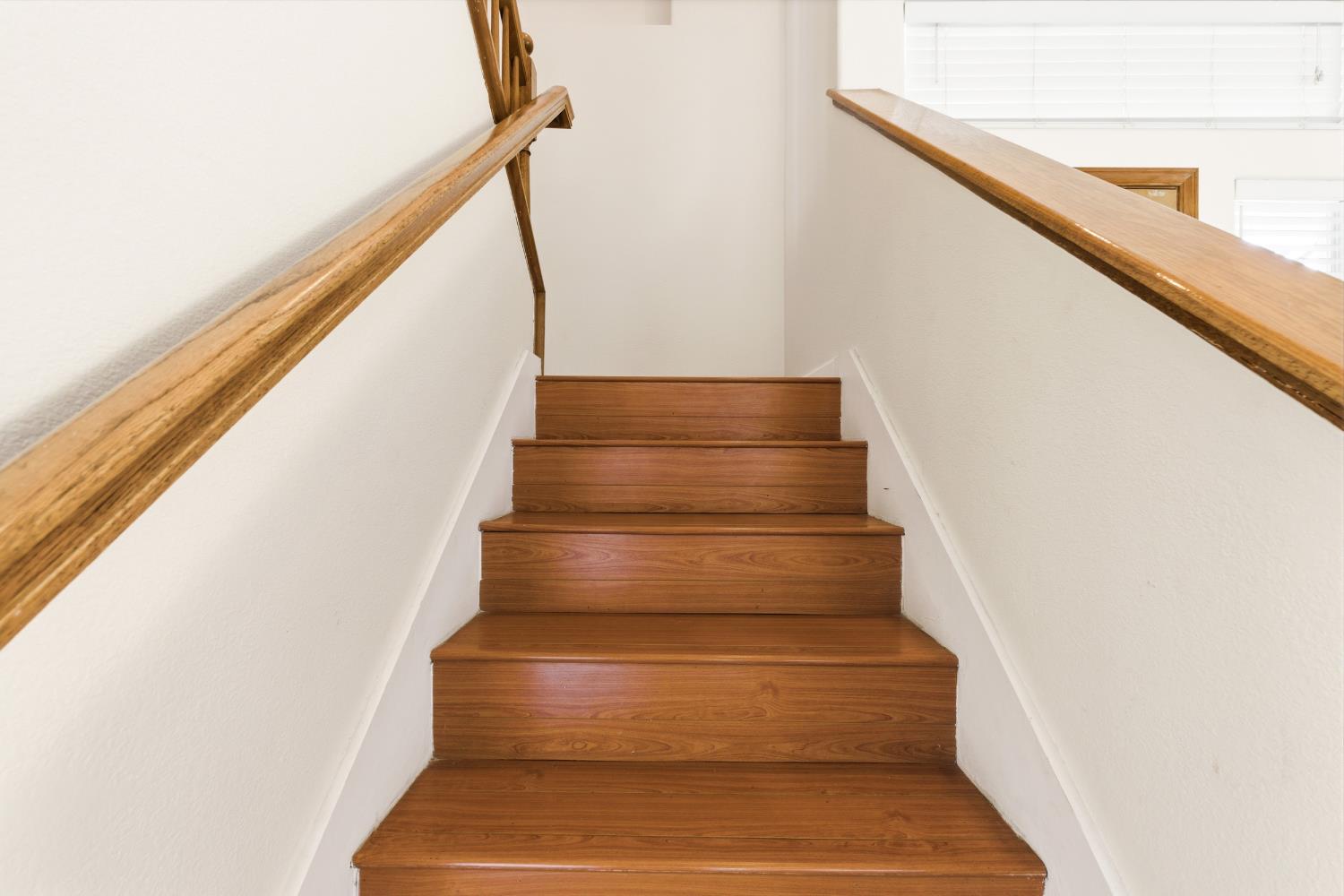 865 McKelvy Ave, Clovis, CA 93611