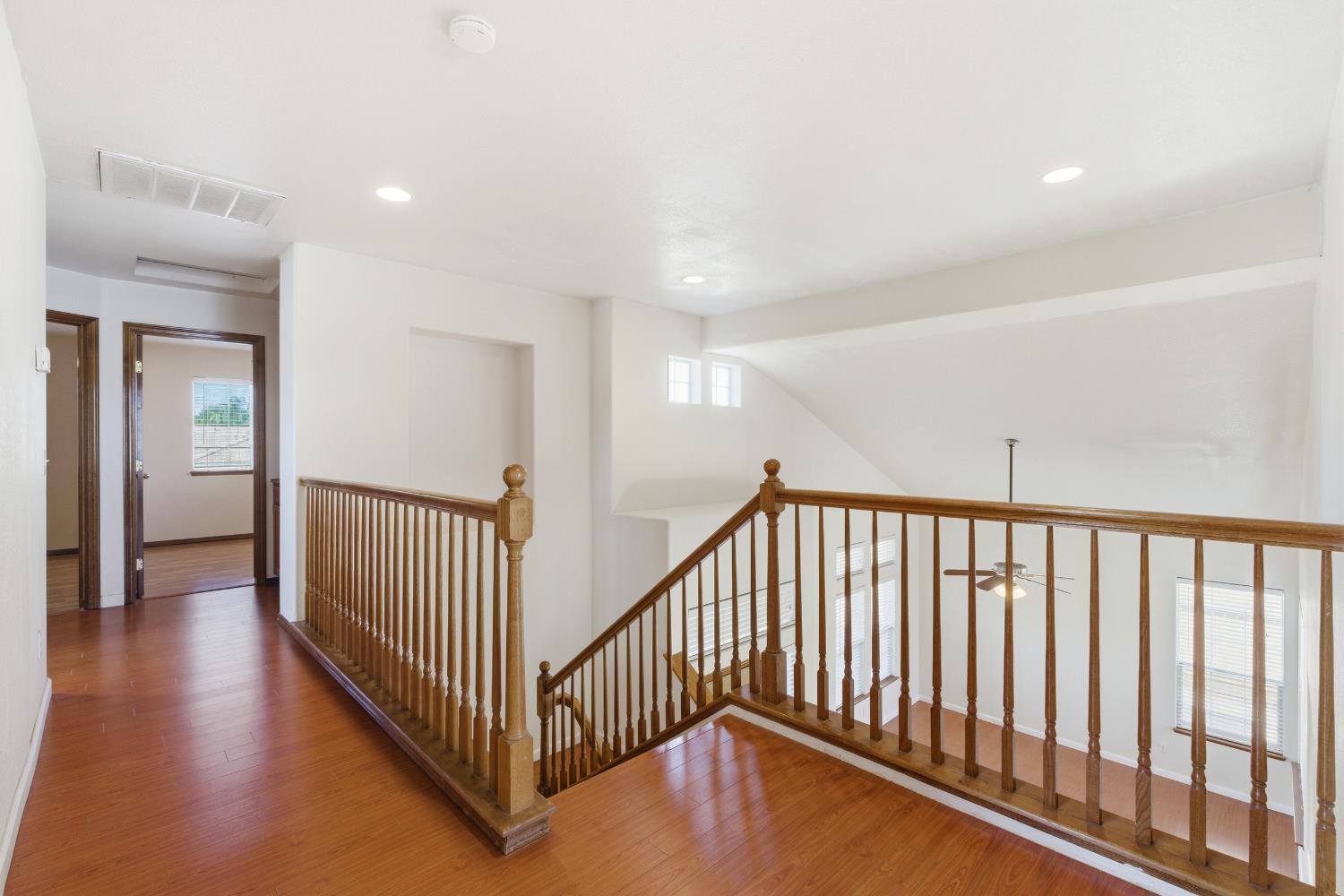 865 McKelvy Ave, Clovis, CA 93611