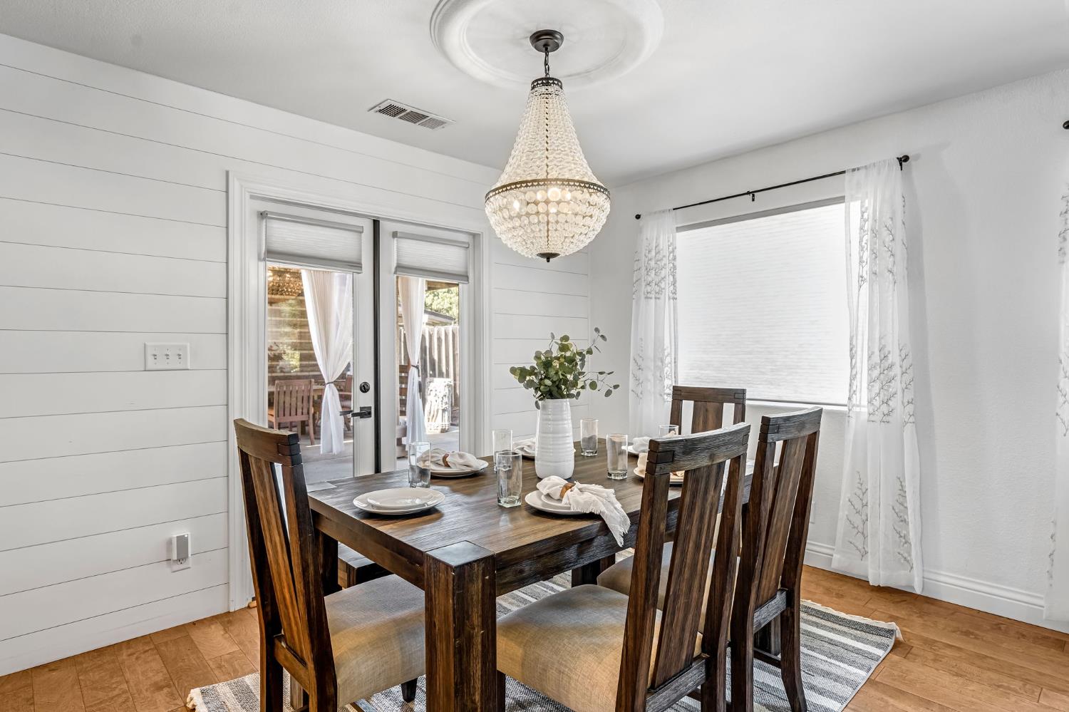 2361 Cromwell Ave, Clovis, CA 93611