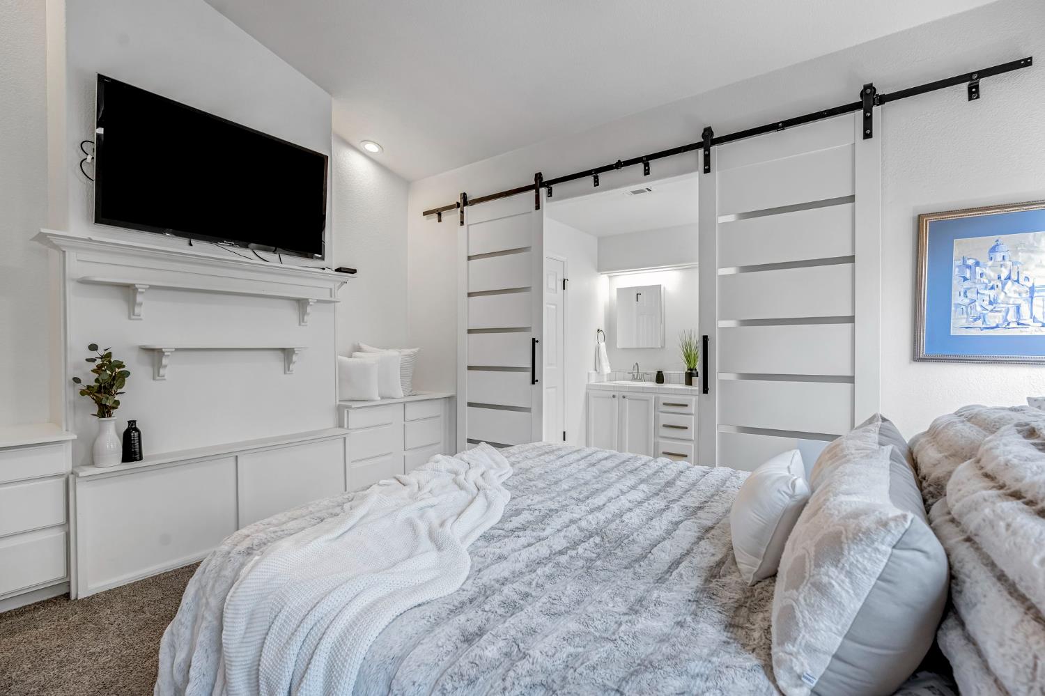 2361 Cromwell Ave, Clovis, CA 93611