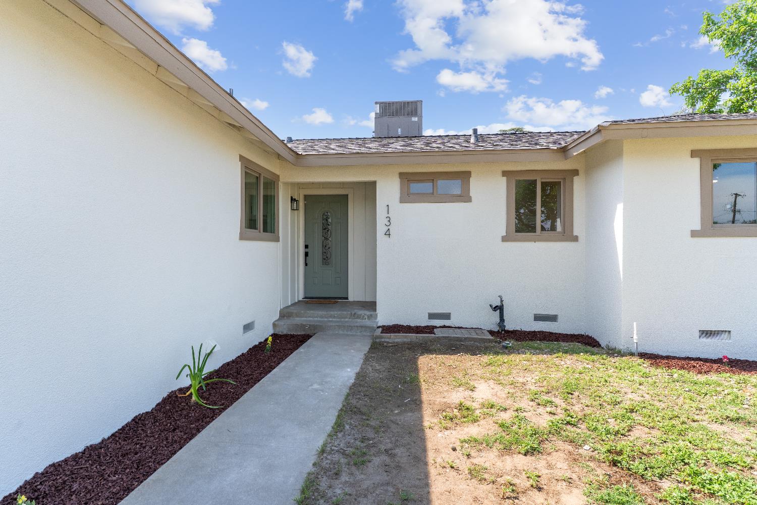 134 10th St, Clovis, CA 93612