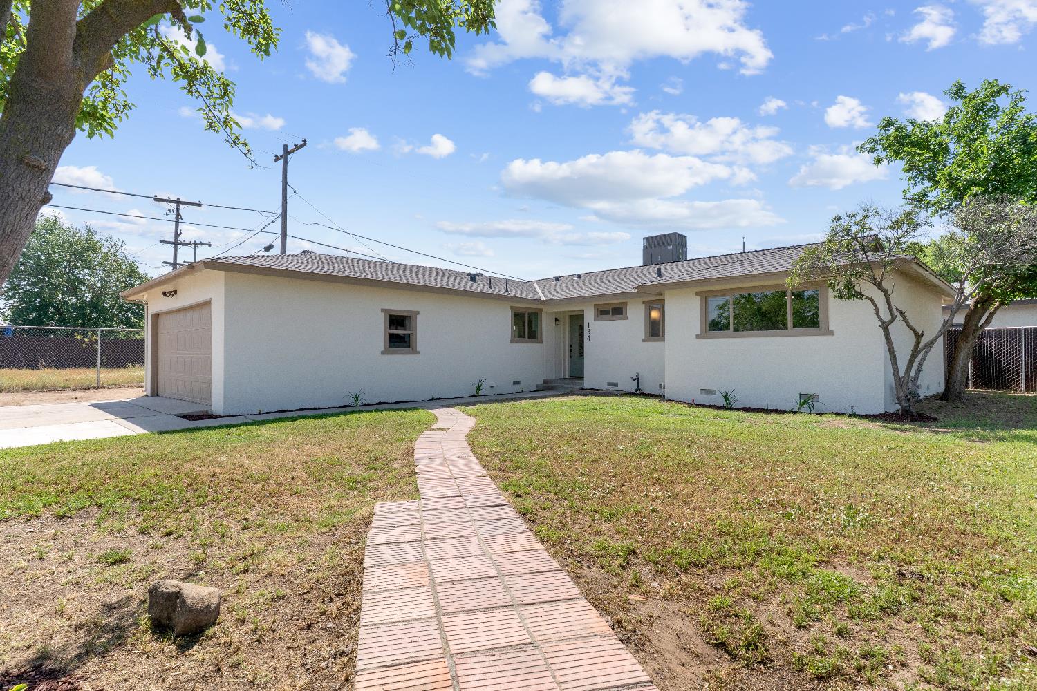 134 10th St, Clovis, CA 93612
