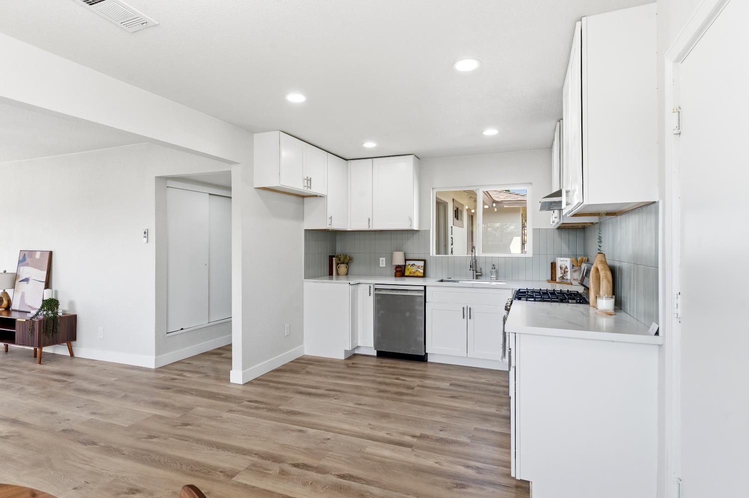 134 10th St, Clovis, CA 93612