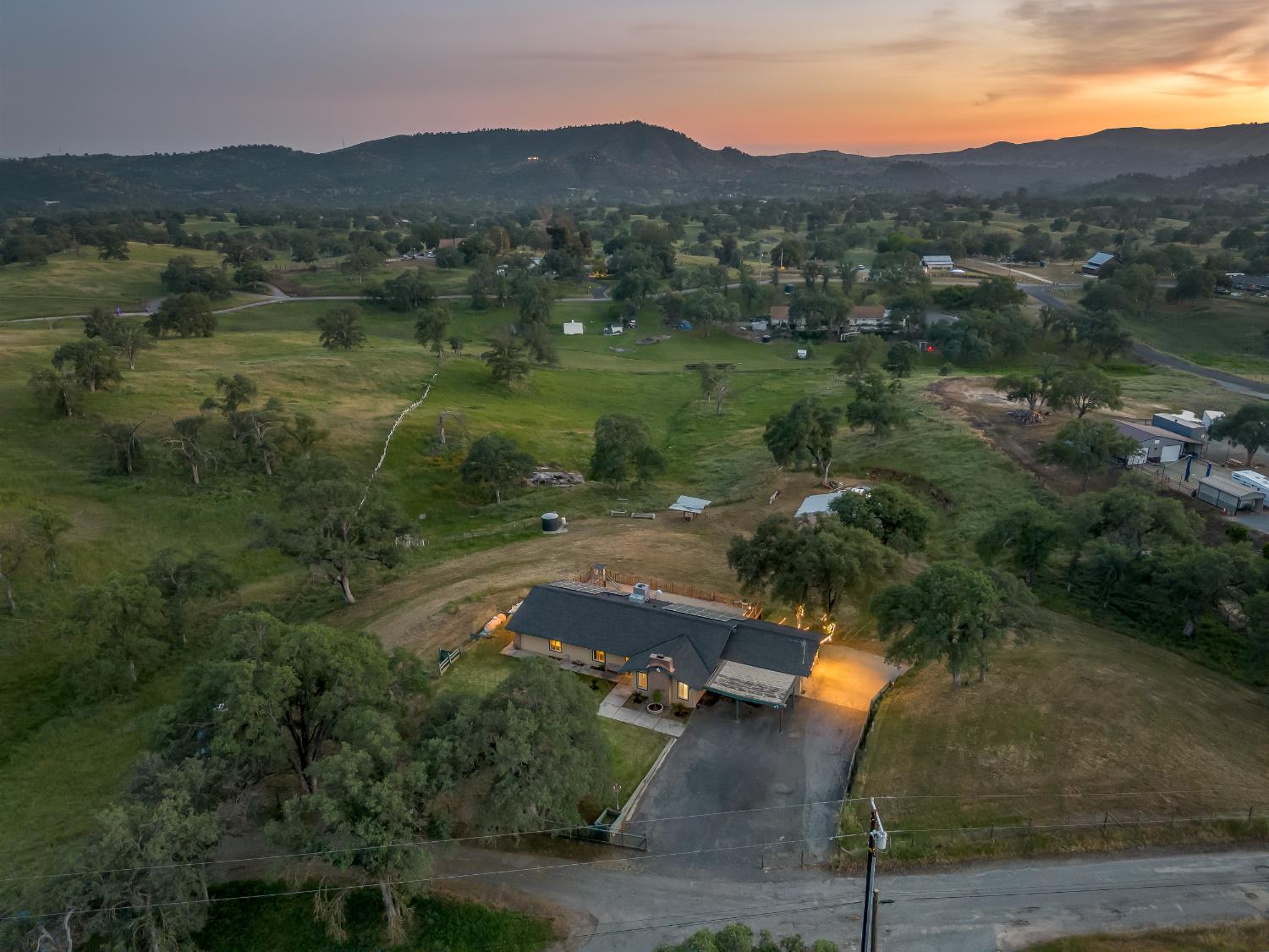 22452 Goldrush Ln, Clovis, CA 93619