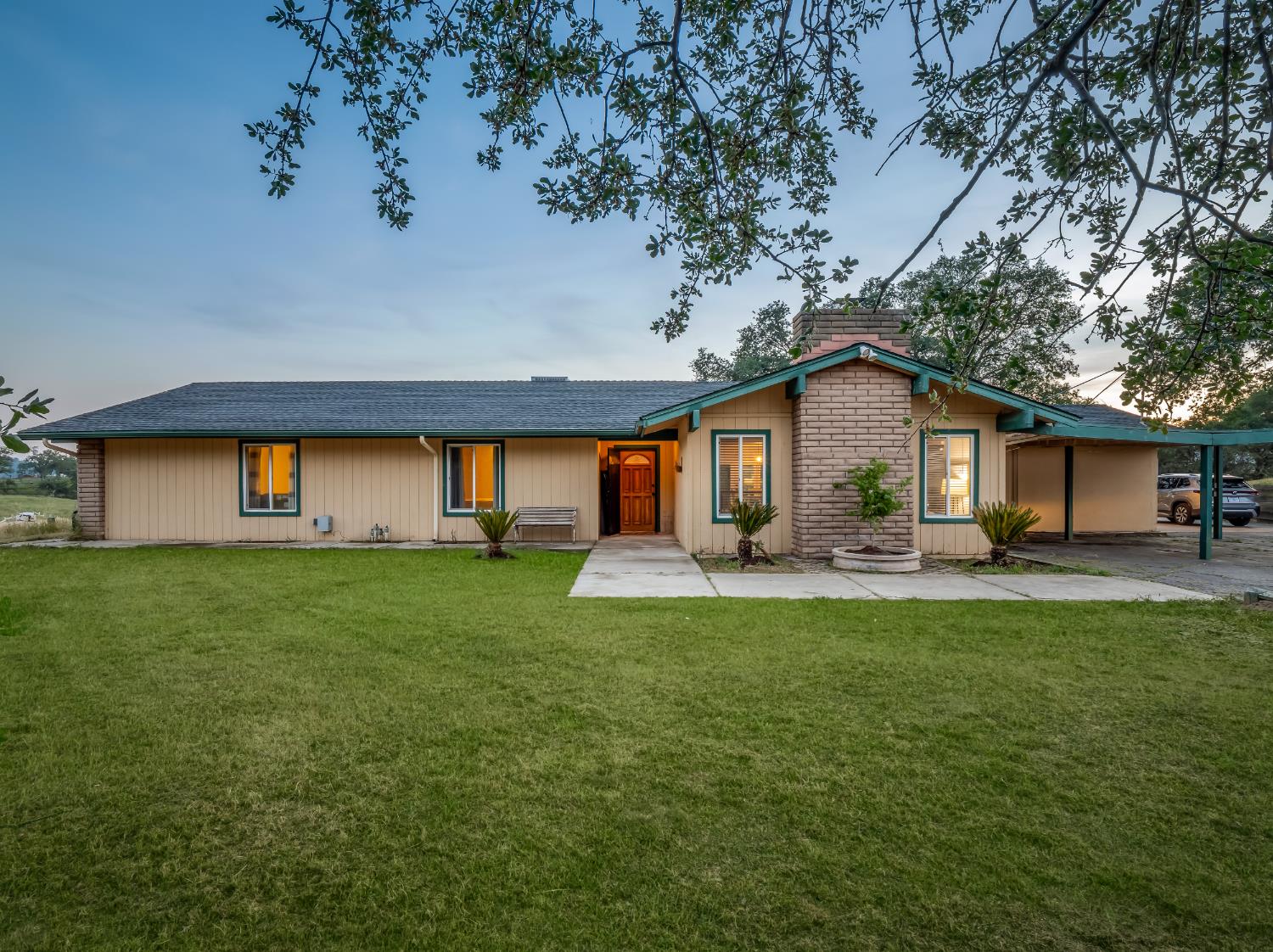 22452 Goldrush Ln, Clovis, CA 93619