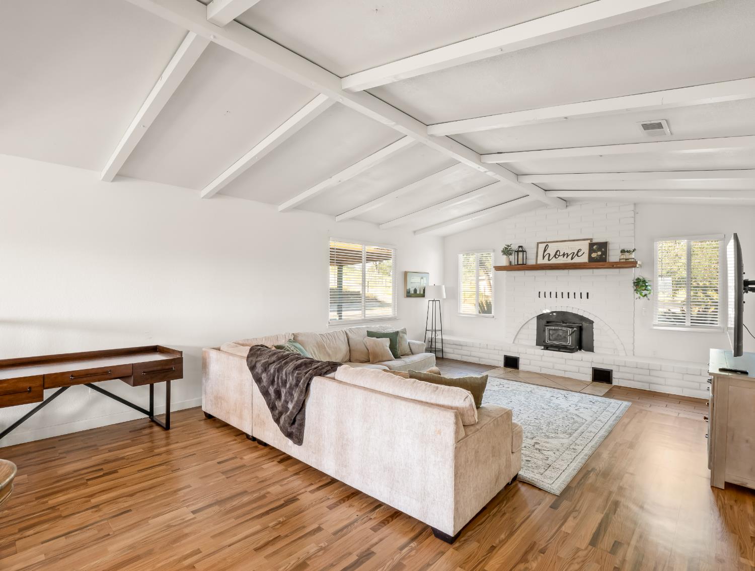 22452 Goldrush Ln, Clovis, CA 93619