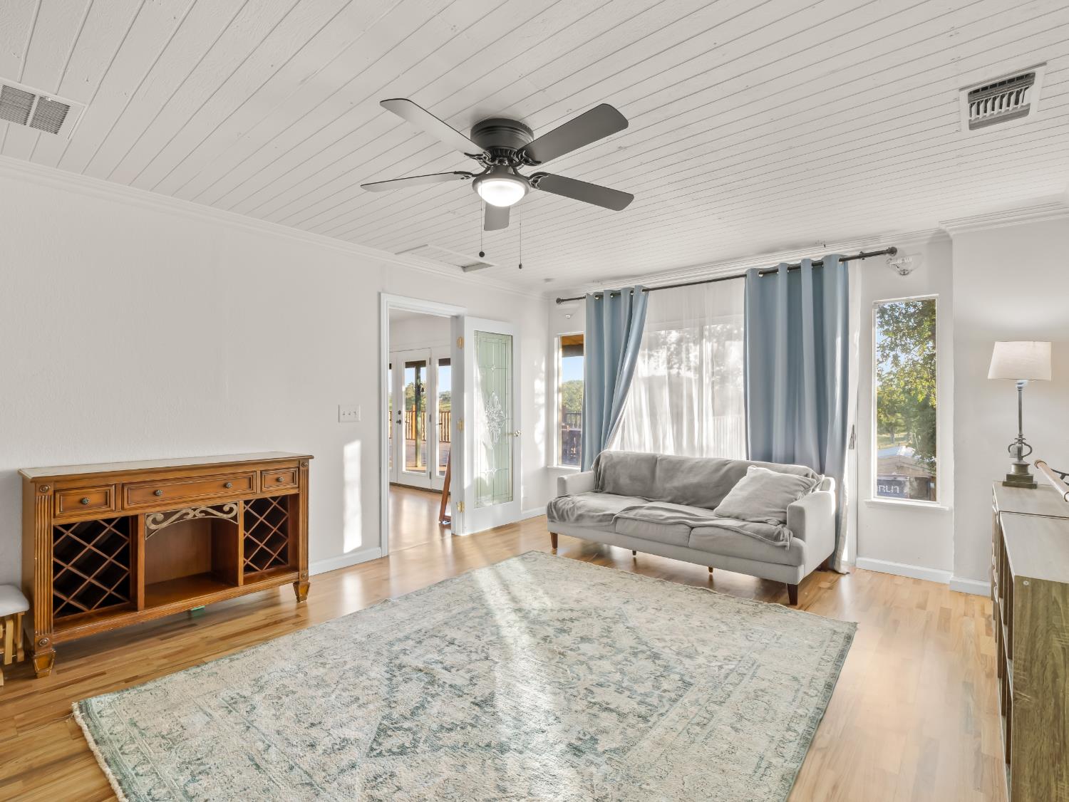 22452 Goldrush Ln, Clovis, CA 93619