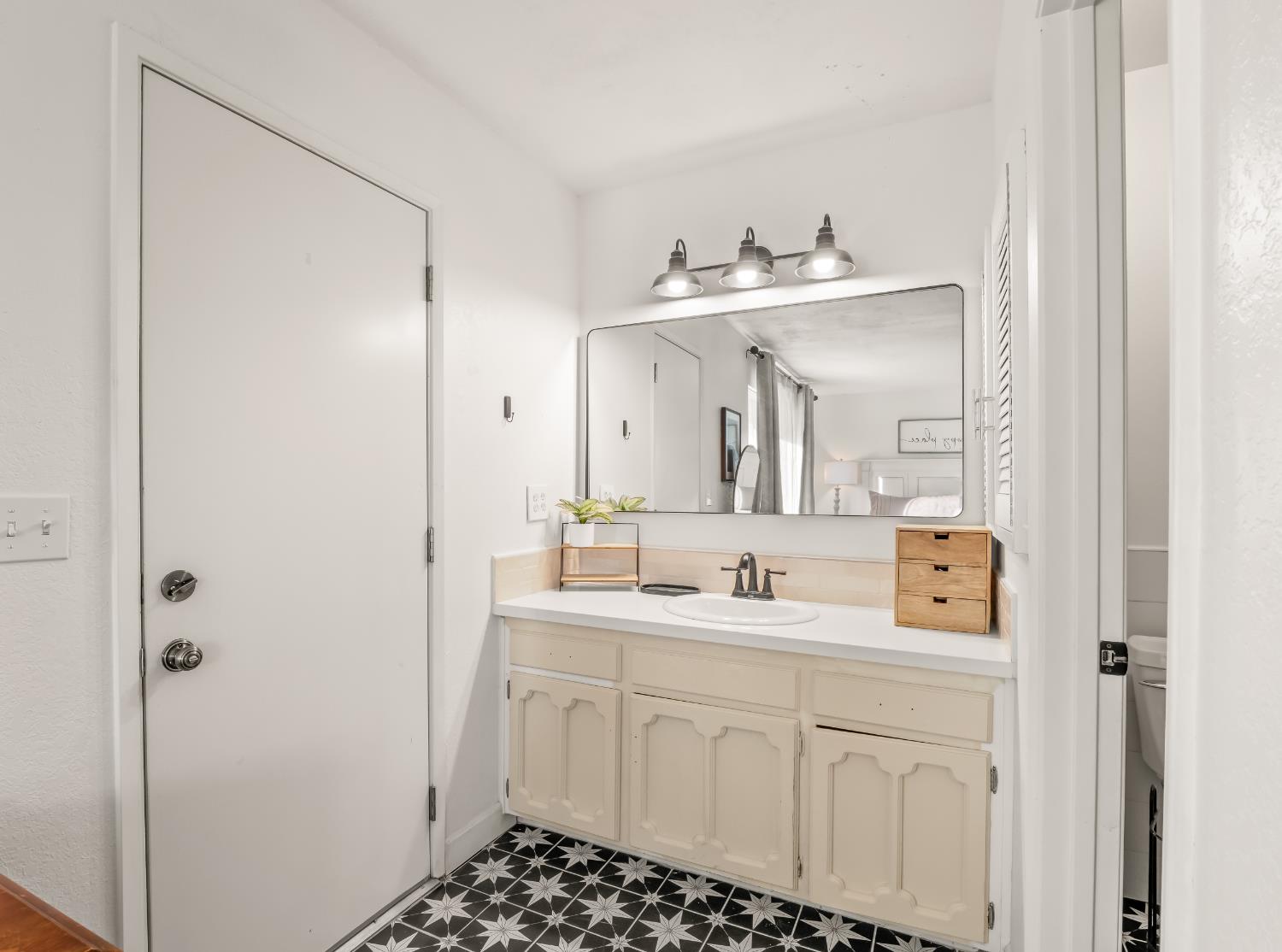 22452 Goldrush Ln, Clovis, CA 93619