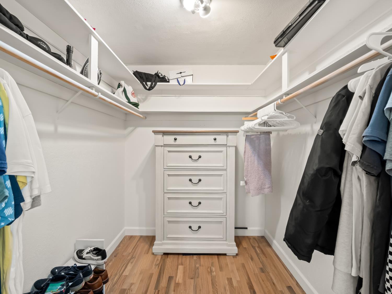 22452 Goldrush Ln, Clovis, CA 93619