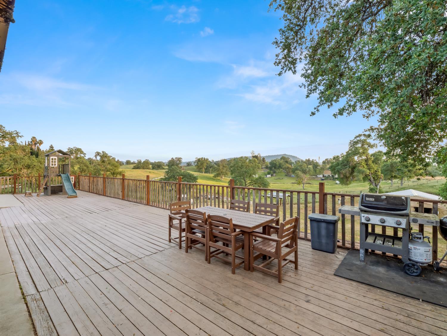 22452 Goldrush Ln, Clovis, CA 93619