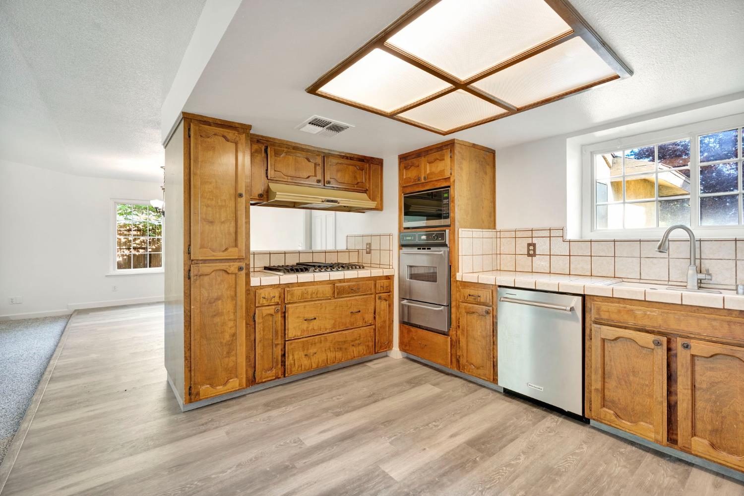 778 W Polson Ave, Clovis, CA 93612