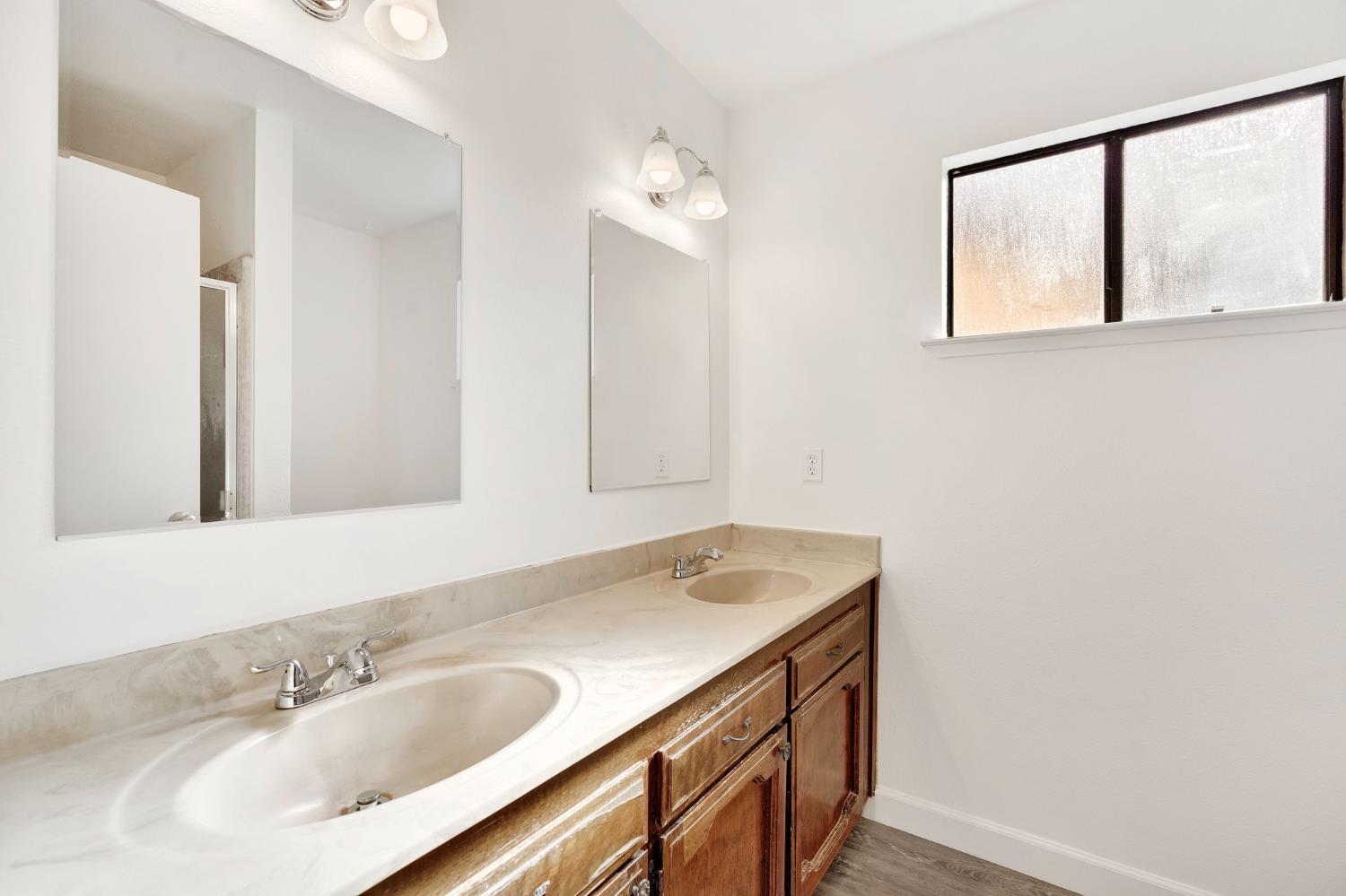 778 W Polson Ave, Clovis, CA 93612