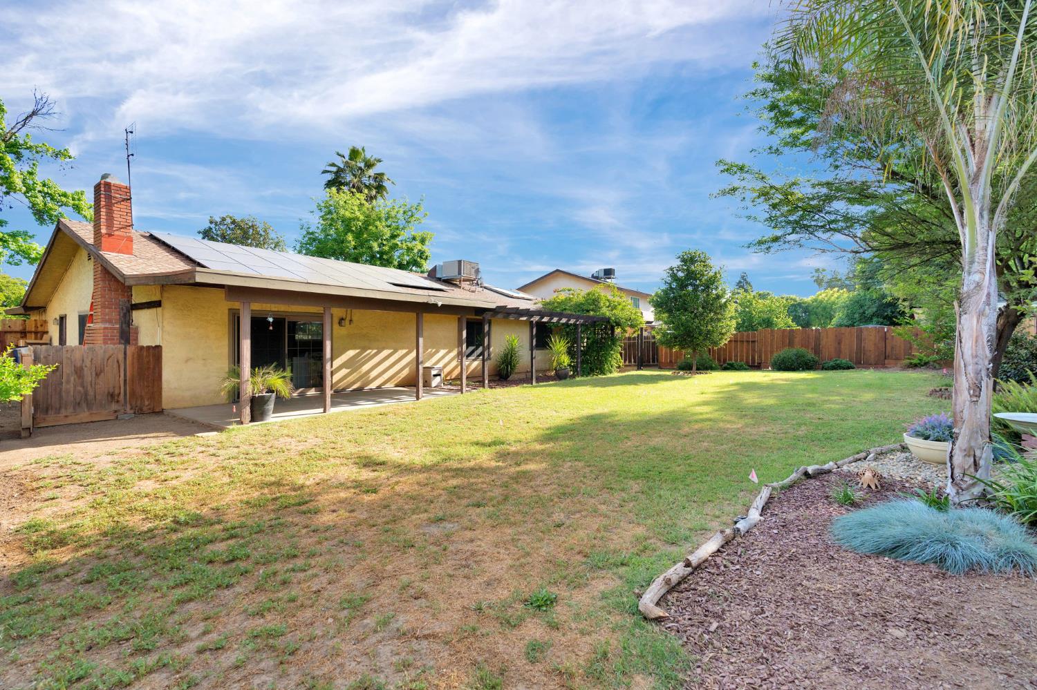 778 W Polson Ave, Clovis, CA 93612