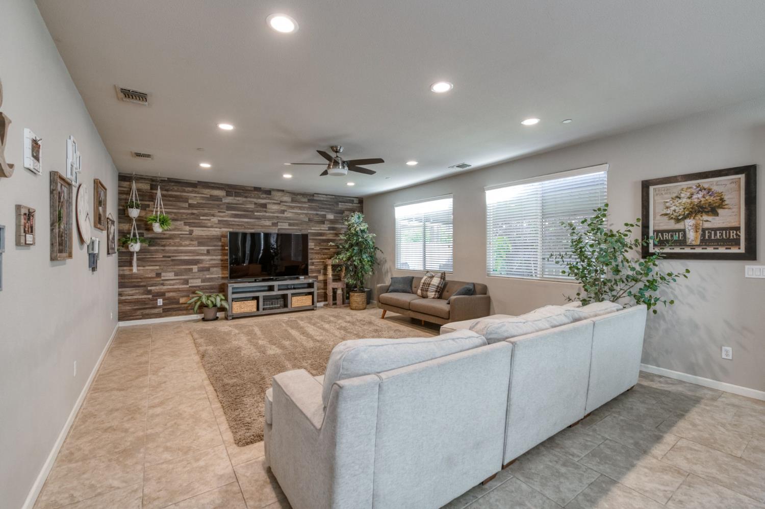 3606 Saginaw Ave, Clovis, CA 93619