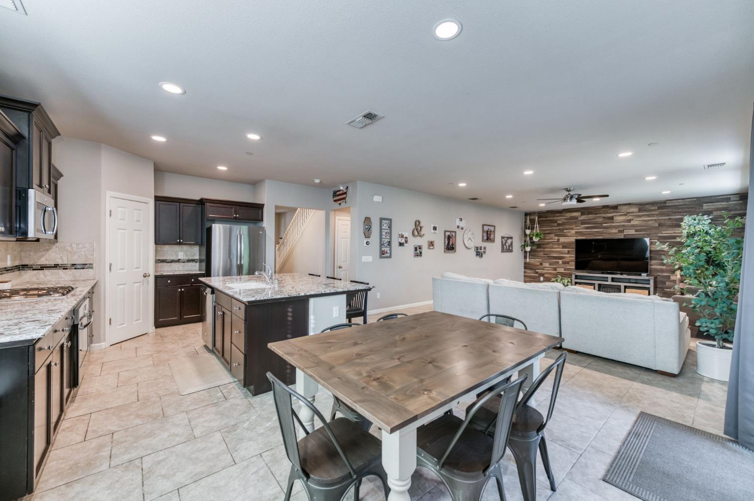 3606 Saginaw Ave, Clovis, CA 93619