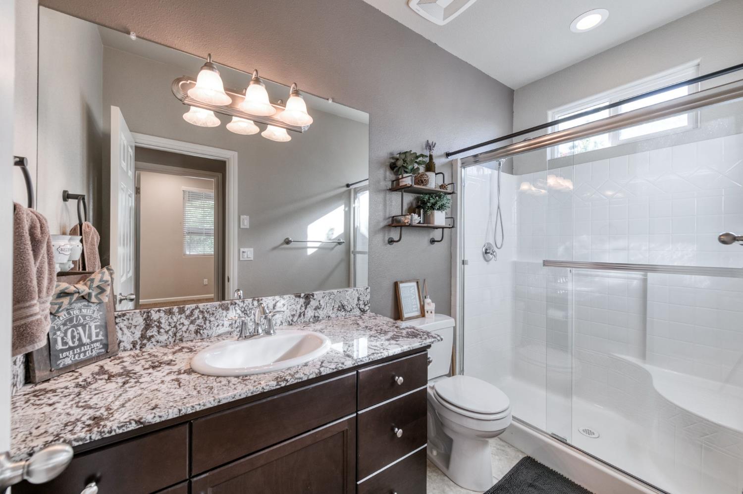 3606 Saginaw Ave, Clovis, CA 93619