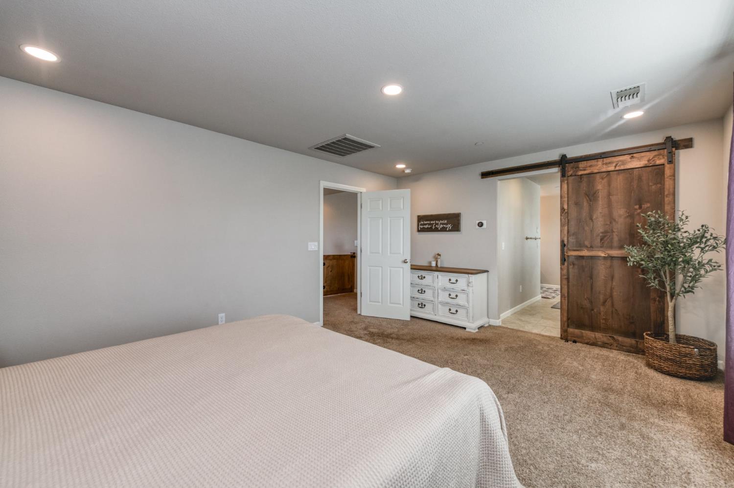 3606 Saginaw Ave, Clovis, CA 93619