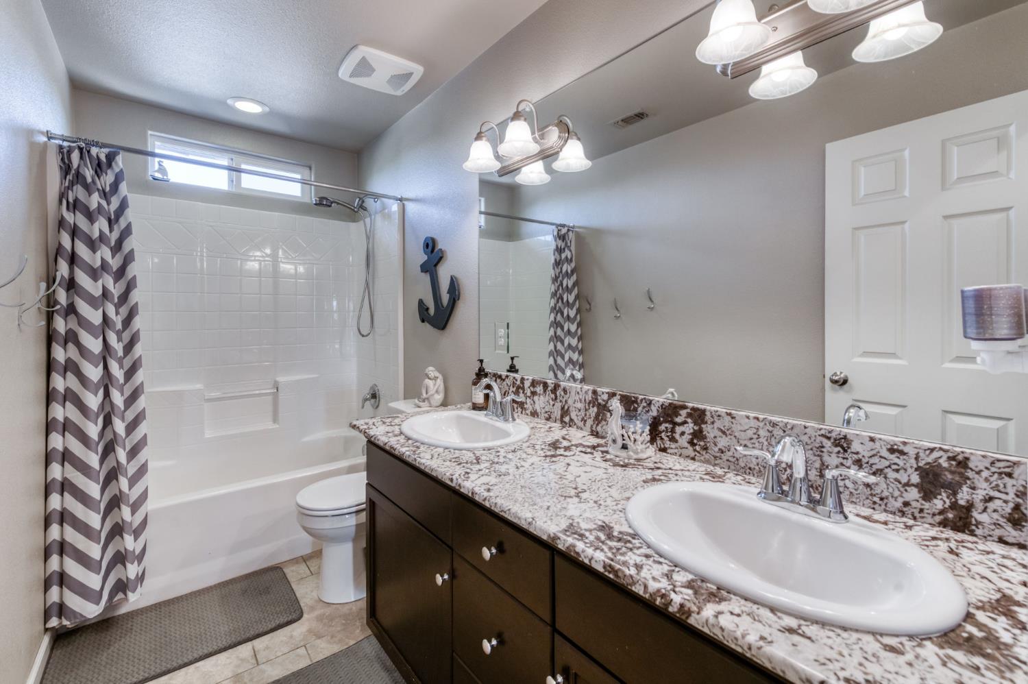 3606 Saginaw Ave, Clovis, CA 93619