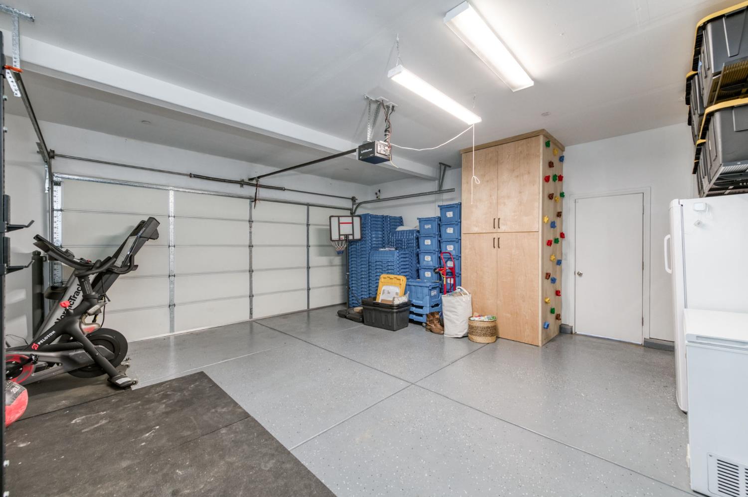 3606 Saginaw Ave, Clovis, CA 93619