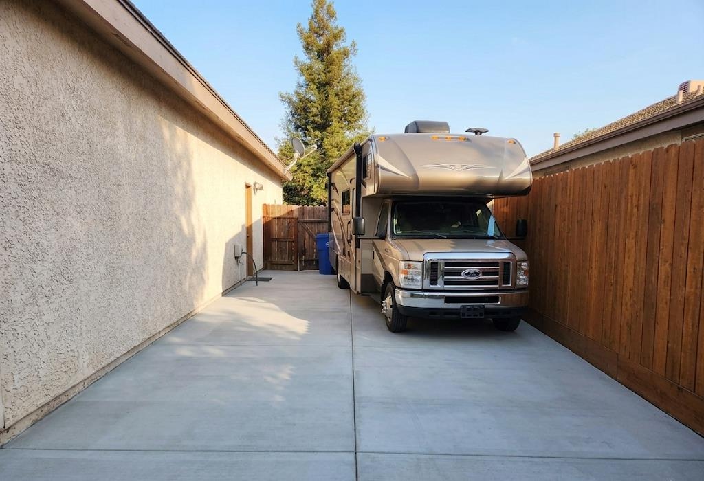 2222 Carson Ave, Clovis, CA 93611